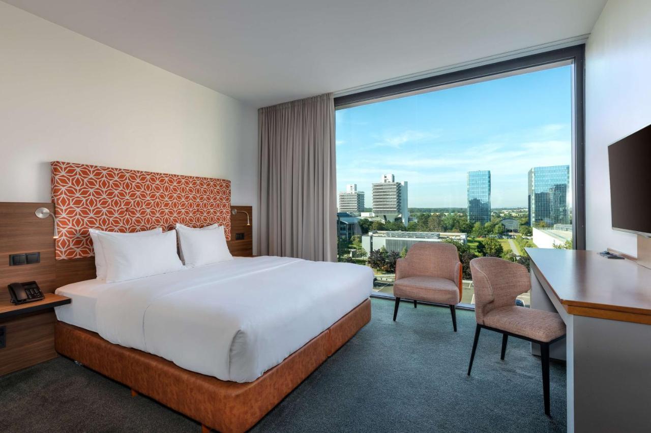 فندق Doubletree By Hilton Frankfurt Niederrad فرانكفورت المظهر الخارجي الصورة