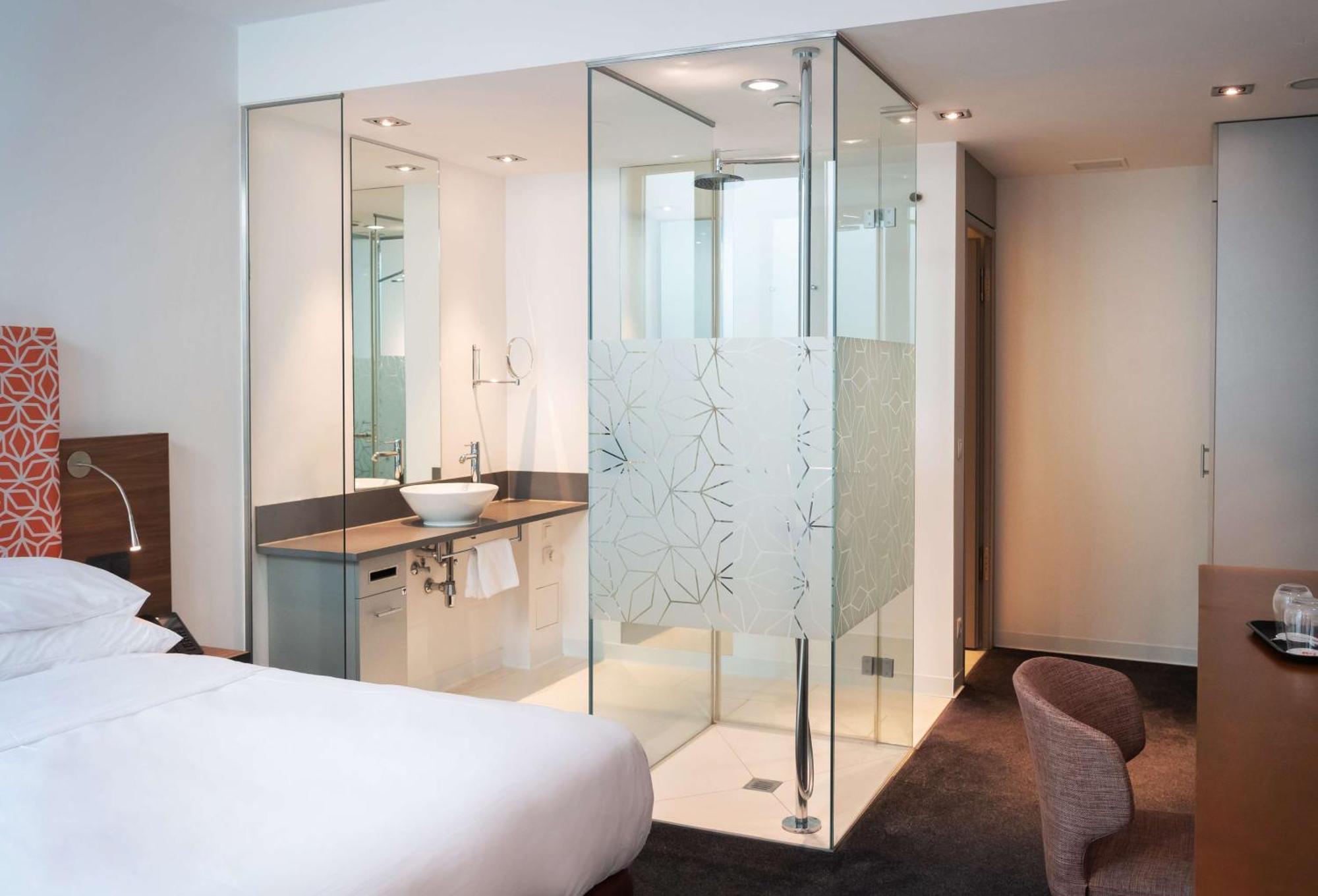 فندق Doubletree By Hilton Frankfurt Niederrad فرانكفورت المظهر الخارجي الصورة