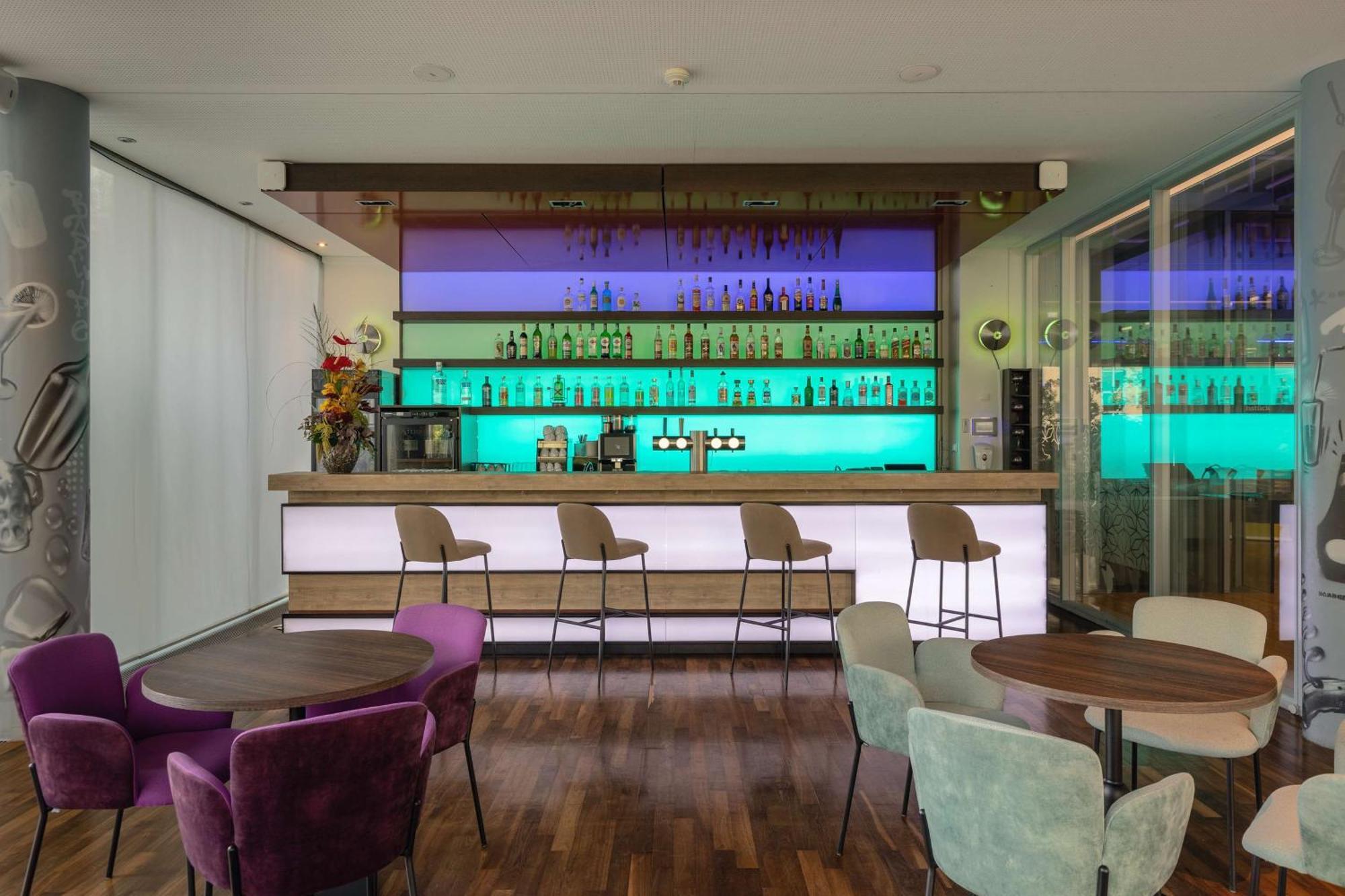 فندق Doubletree By Hilton Frankfurt Niederrad فرانكفورت المظهر الخارجي الصورة